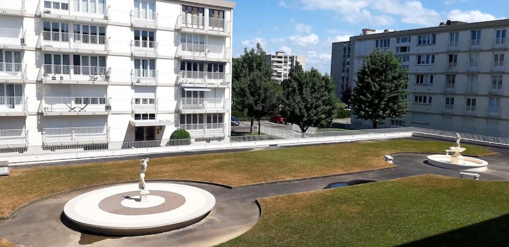 Appartement Lumineux Idealement Situe A Proximite De Musees Equipements Sportifs Salle De Spectacle Commerces Caen Luaran gambar
